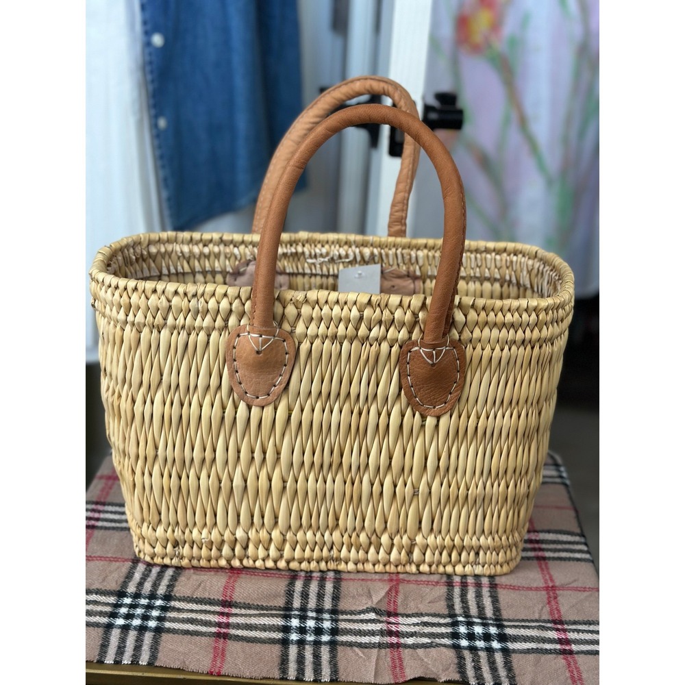 BooGemes NWT Straw Basket Tote Bag Small Natural Tan Leather Handles Woven - Picture 5 of 13